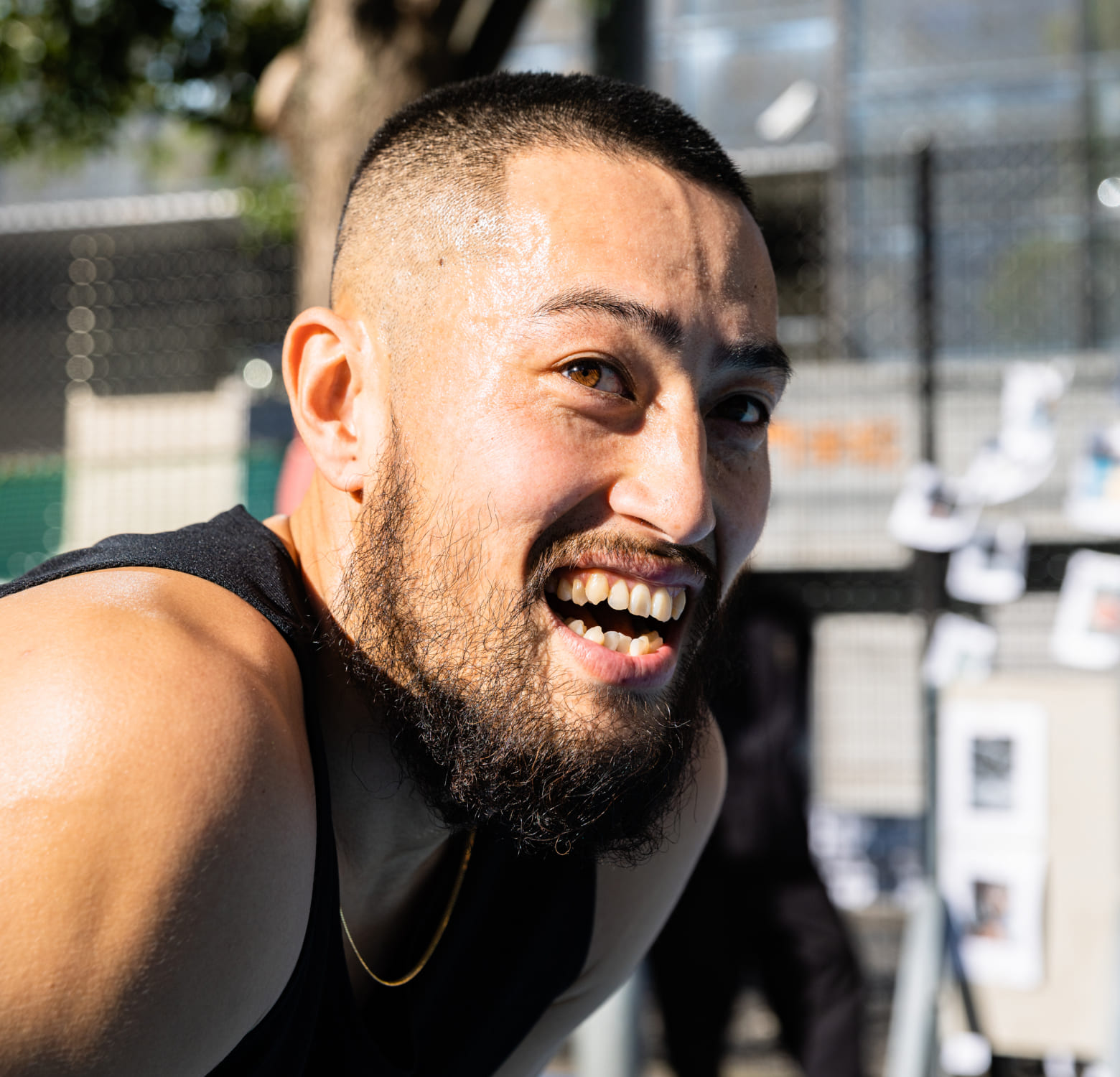 BUZZの写真:笑顔でこちらをみている様子の写真