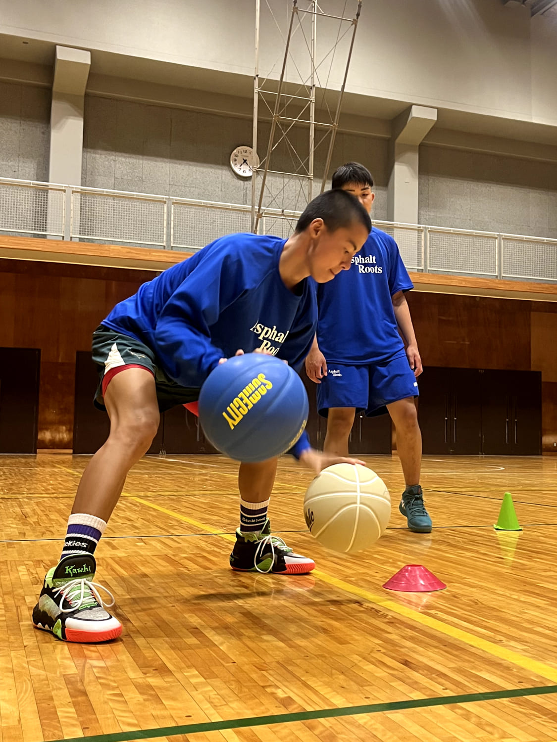 ドリブルを練習している様子の写真