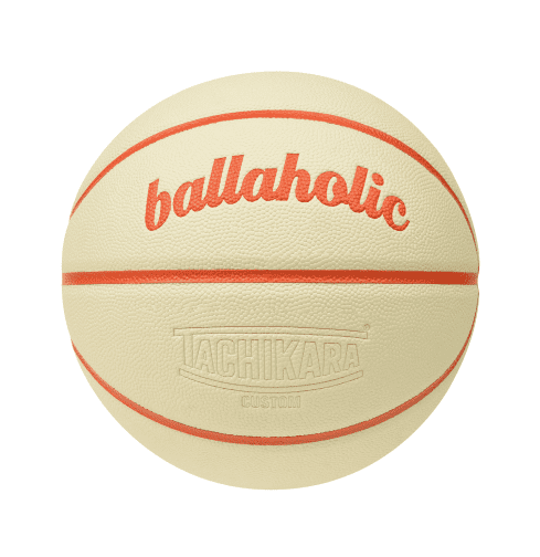 「ballaholic」と書かれたバスケットボールの写真